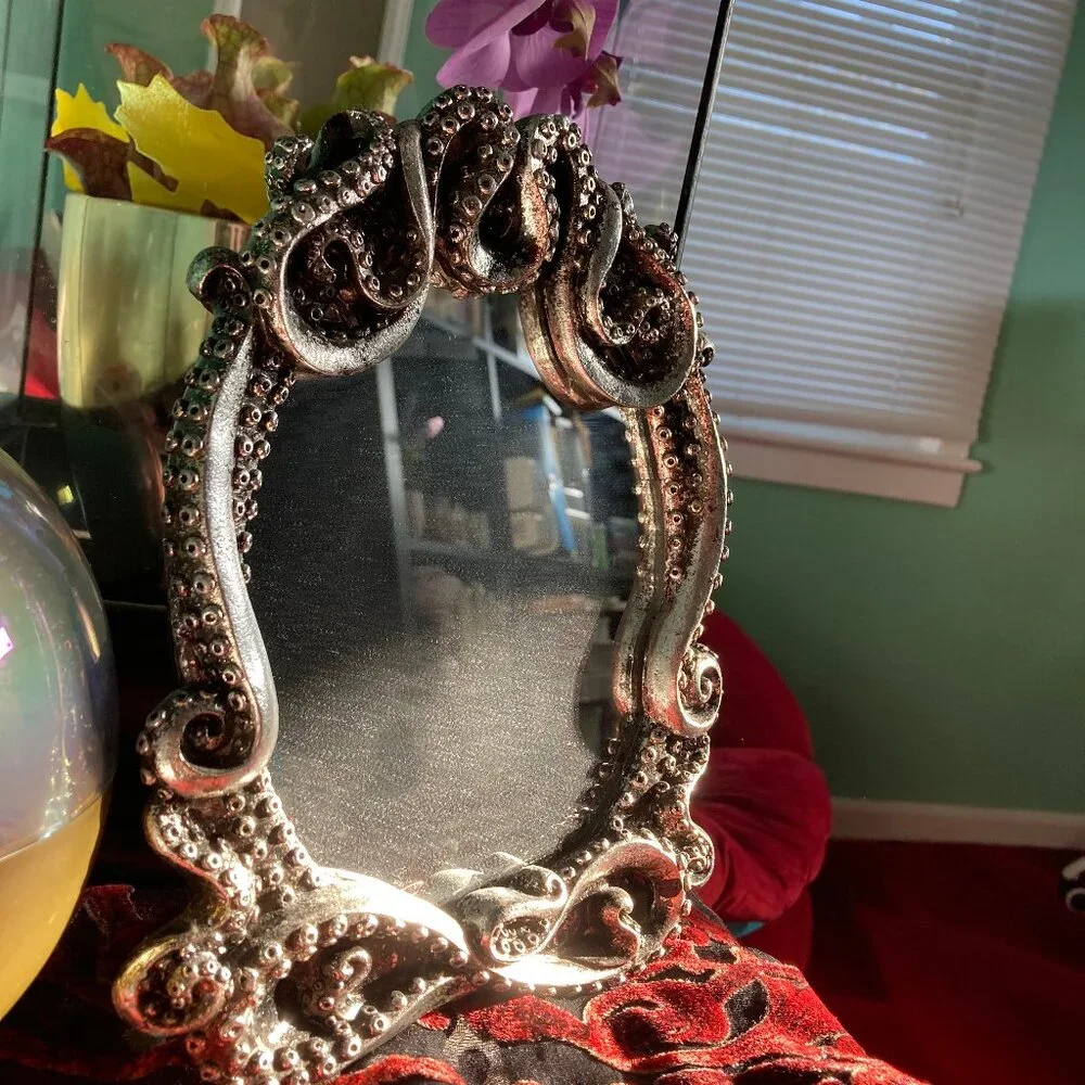 🐙 Kraken Mirror & Frame! 🖤 NWOT Gothic ✨ Mermaidcore 🧜‍♀️ Nautical Decor 🌊